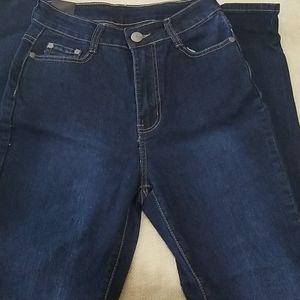 NWT Discovery Skinny High Waisted Jeans